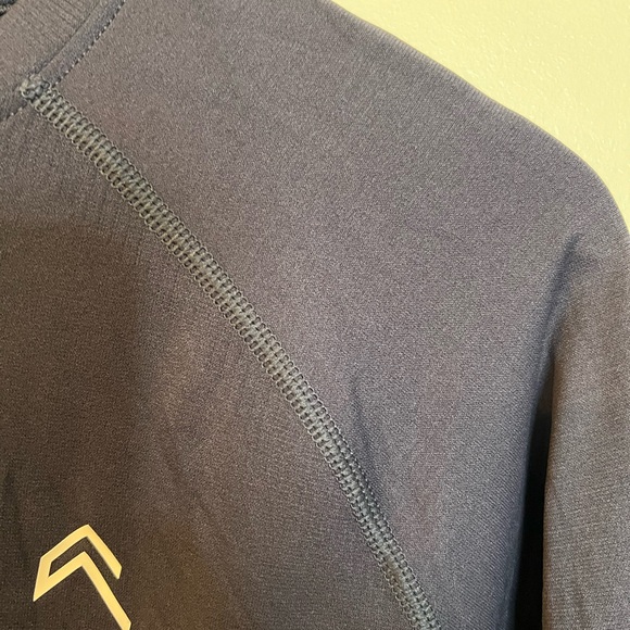 Oner Active GO TO SEAMLESS LOOSE LONG SLEEVE TOP NWT Size small True Blue - Picture 8 of 11